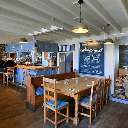 Ship Inn Aberporth Dış mekan fotoğraf