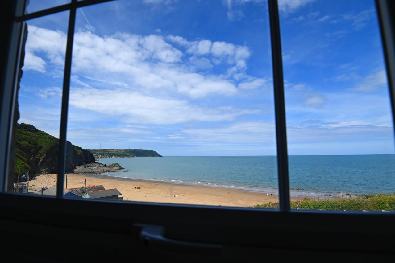Ship Inn Aberporth Dış mekan fotoğraf