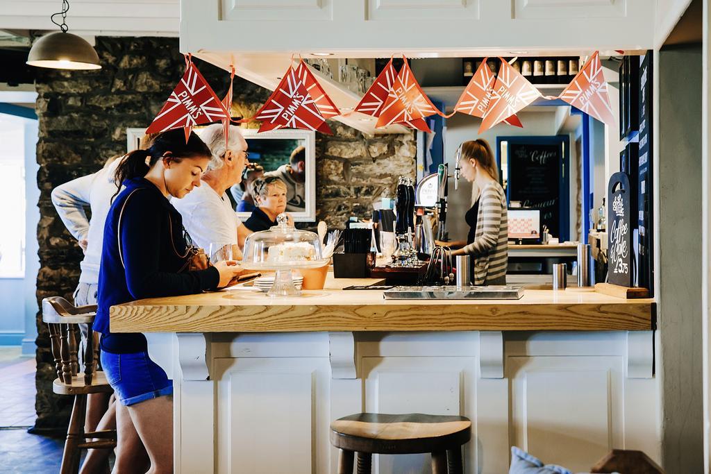 Ship Inn Aberporth Dış mekan fotoğraf