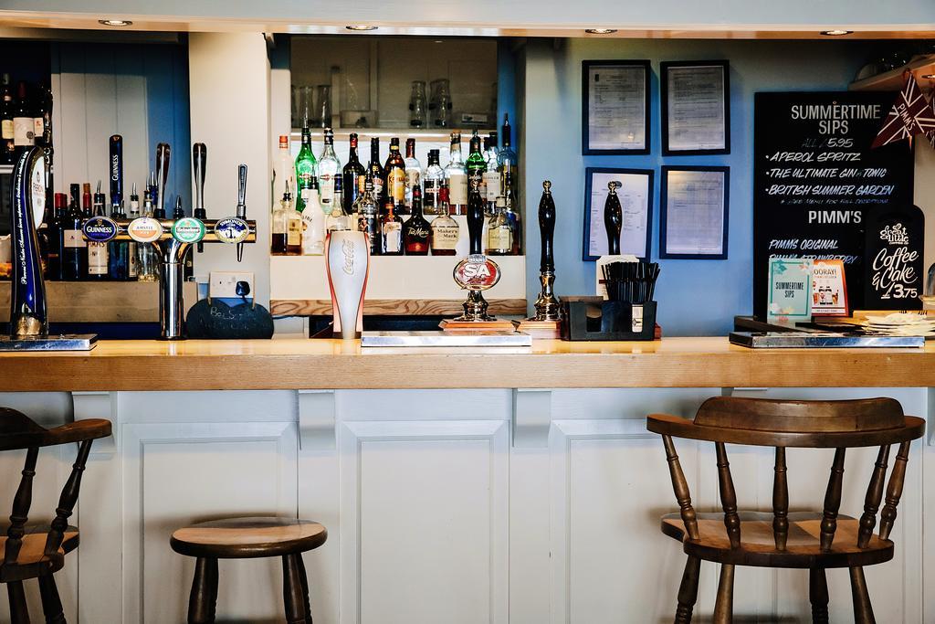 Ship Inn Aberporth Dış mekan fotoğraf